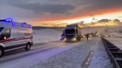 Buzlanma Nedeniyle Çoklu Kaza: 1 Ölü, Yol Kapalı