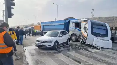 Çorum'da Kamyon Kazası: 2 Yaralı