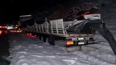Kamyonet Kazası: 3 Yaralı