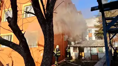 Çorum'da Kiracı Parke Taşıyla Yaralandı