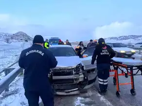 Çorum Sungurlu'da Buzlanma Nedeniyle Kaza: 1 Yaralı