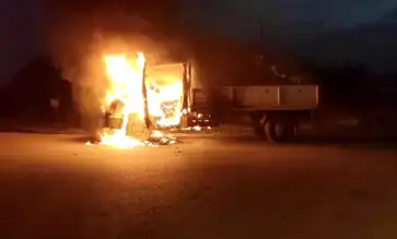 Seyir Halindeki Araçta Yangın!Çorum'da itfaiye müdahalesi