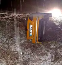Alaca'da Taksi Tarlaya Devrildi, Sürücü Yaralandı