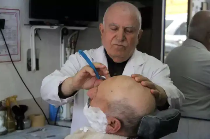 64 Yıllık Berberin Hikayesi