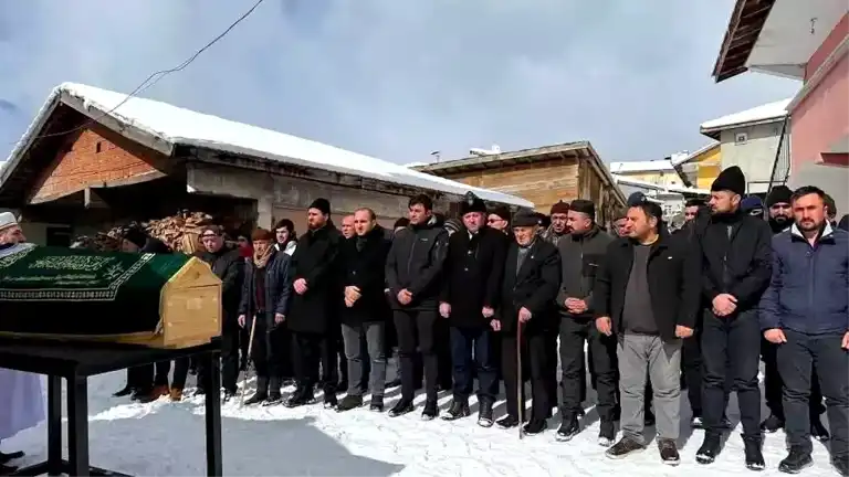 Şehit Annesi Son Yolculuğuna Uğurlandı
