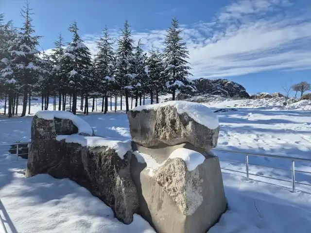 Hattuşa Antik Kenti Kışın Büyülü Görüntüsüyle Bizi Büyüledi!
