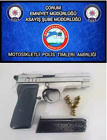 Çorum'da 5 Aranan Şahıs ve Çok Miktarda Silah/Uyuşturucu Ele Geçirildi