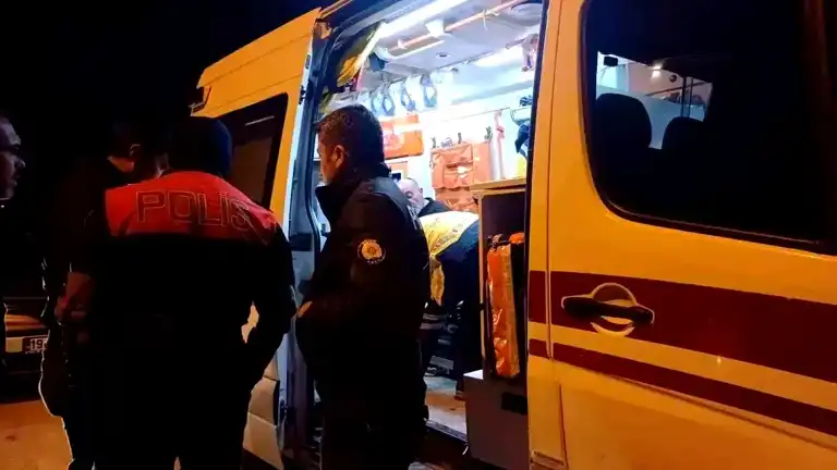 Çorum'da Akrabalar Bıçakla Yaralandı