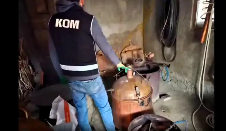 Çorum'da 1 Ton Kaçak İçki Ele Geçti!