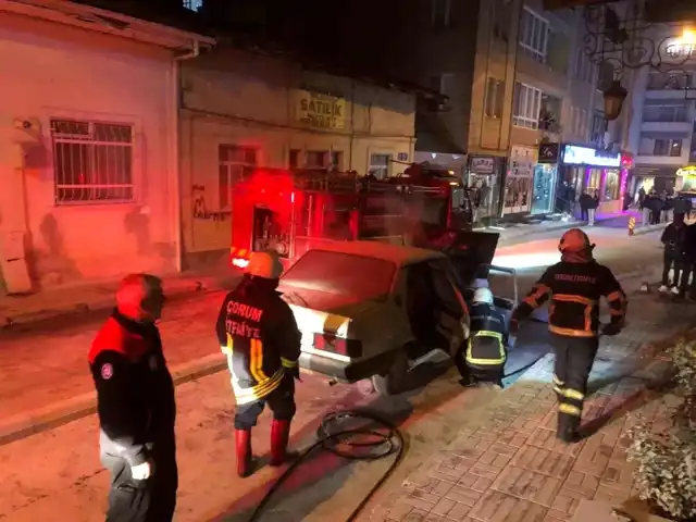 Şehir İçinde Otomobil Yangını Sönmüştür