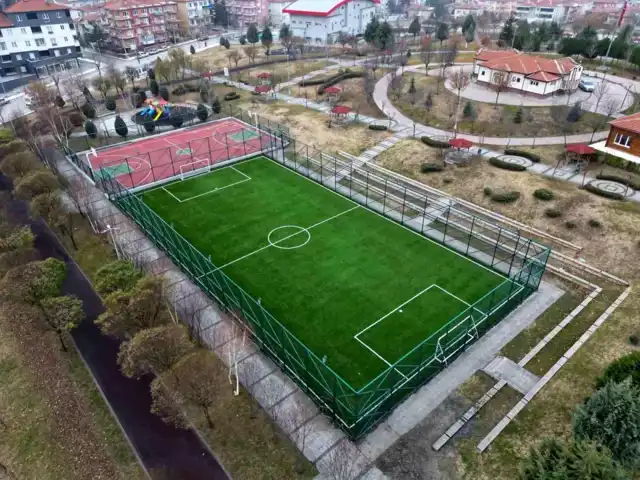 Semt Sahaları Gençlere Yeniden Açıldı