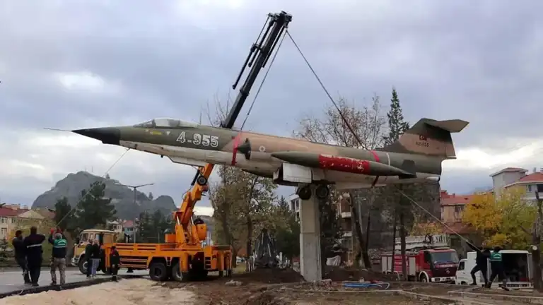 Osmancık'taki Tarihi Savaş Uçağı Yeni Yuvada!