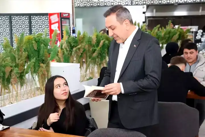 Sungurlu'da Çocuklar Kitaplarla Buluştu