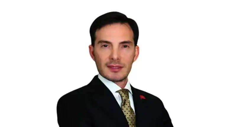Çoklu Araç Kazası: Belediye Başkanı Yaralandı